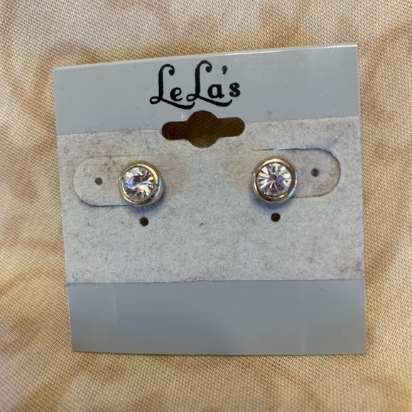 Jewelry - 🛍 Costume jewelry earrings